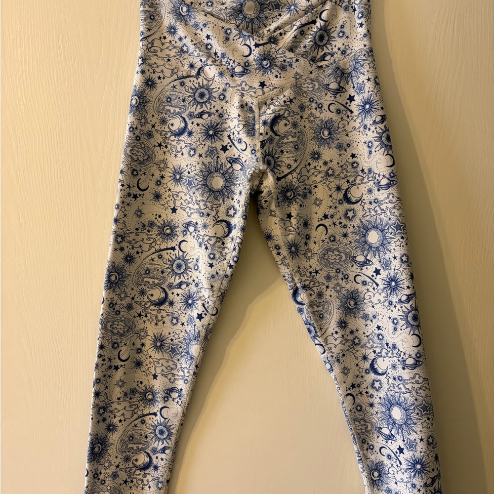 Source Unknown Blue And White Celestial Print Act… - image 7